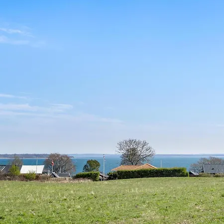 בית נופש Beach Front Home In Haderslev With Sauna